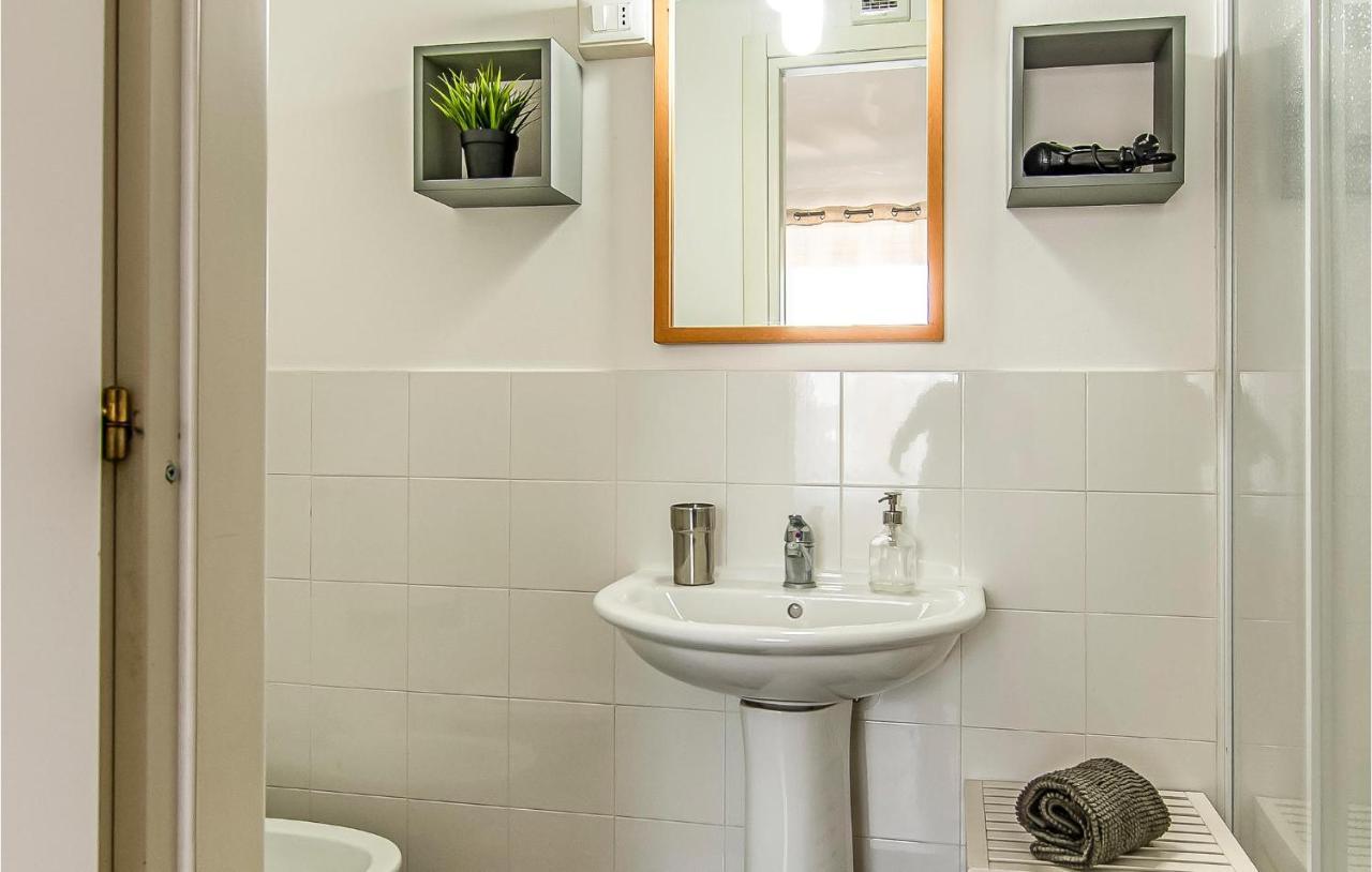 Apartment 4 Bedroom Beautiful In